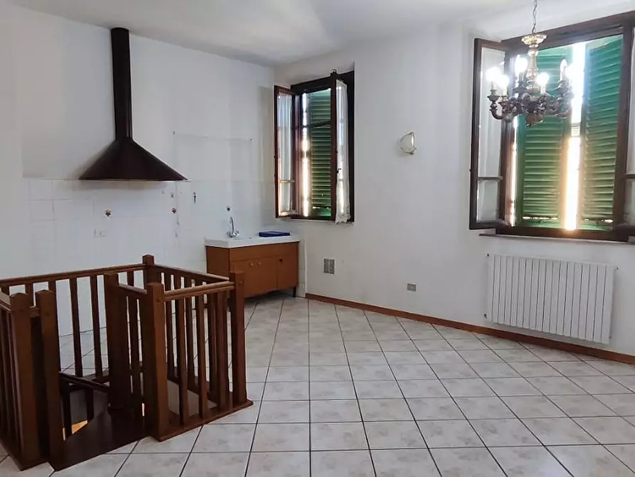 Immagine 5 di Appartamento in vendita  a Montopoli In Val D'arno