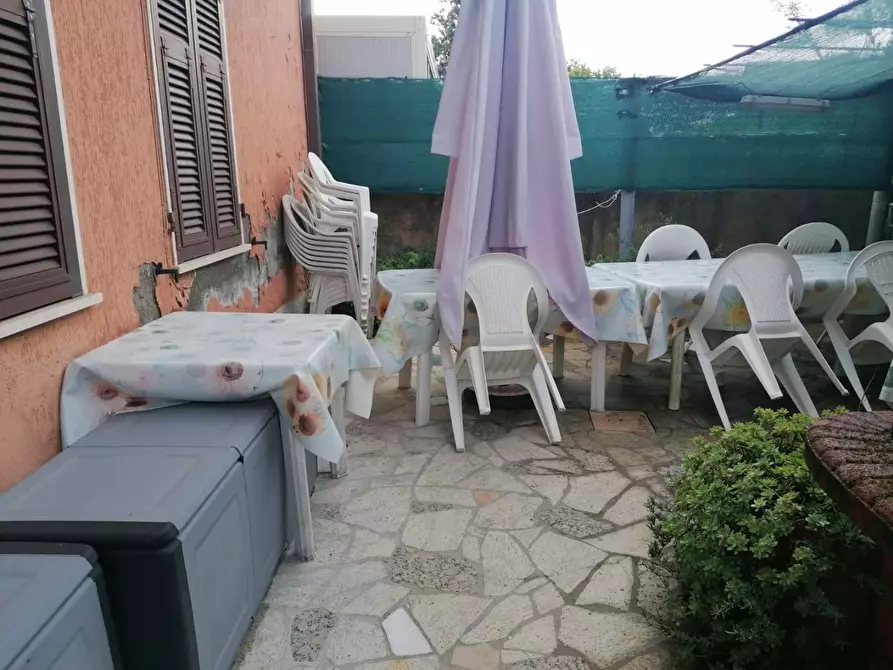 Immagine 3 di Porzione di casa in vendita  a Castelnuovo Magra