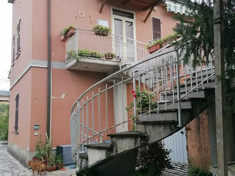Immagine 1 di Porzione di casa in vendita  a Castelnuovo Magra