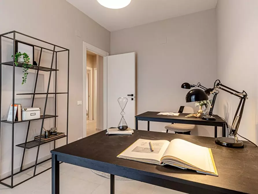 Immagine 56 di Appartamento in vendita  a Pontedera