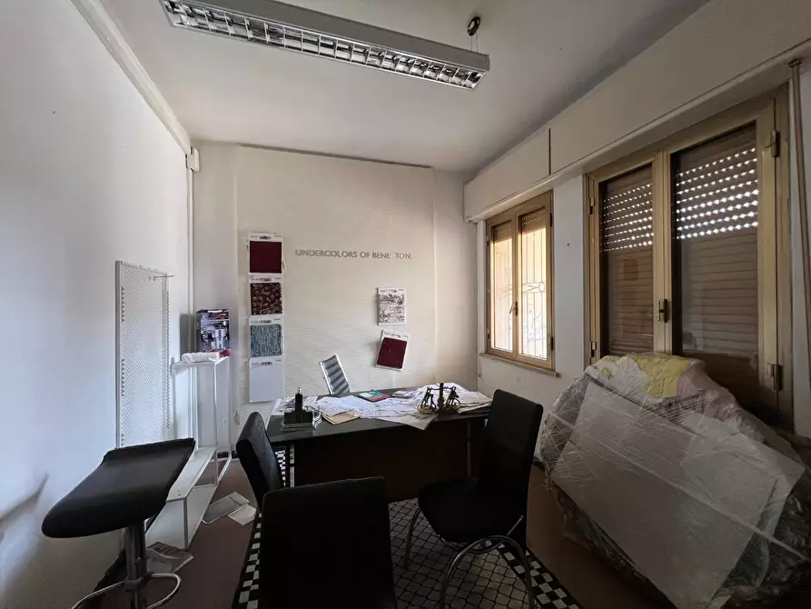 Immagine 12 di Attività artigianale in vendita  a Capannori