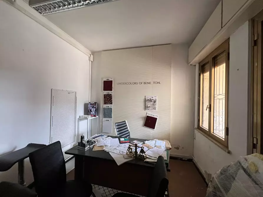 Immagine 13 di Attività artigianale in vendita  a Capannori