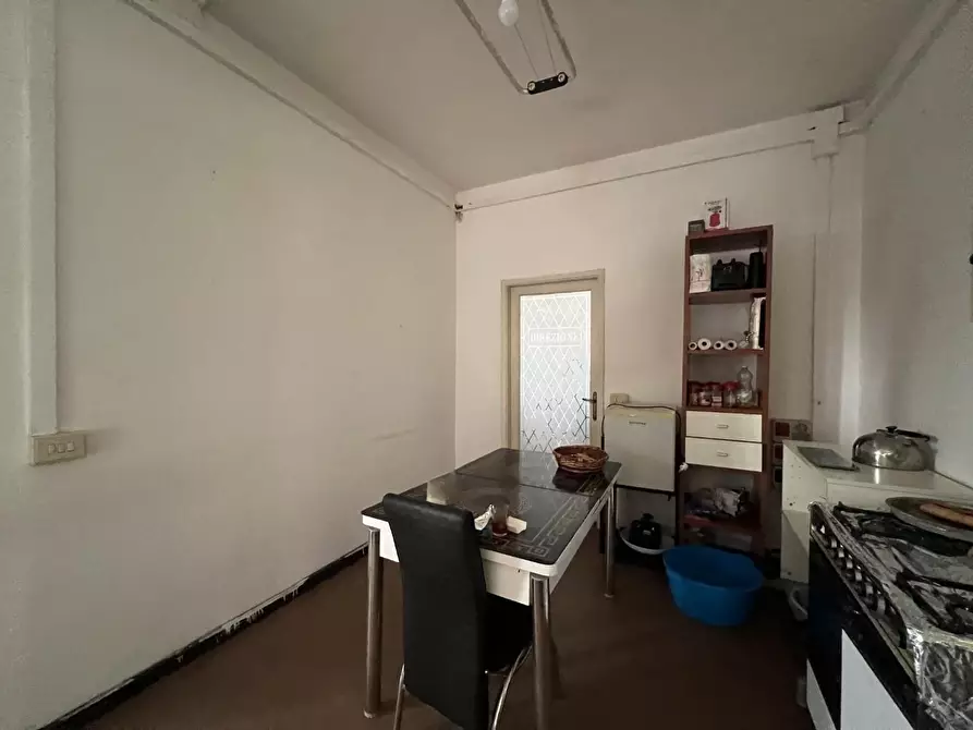 Immagine 10 di Attività artigianale in vendita  a Capannori