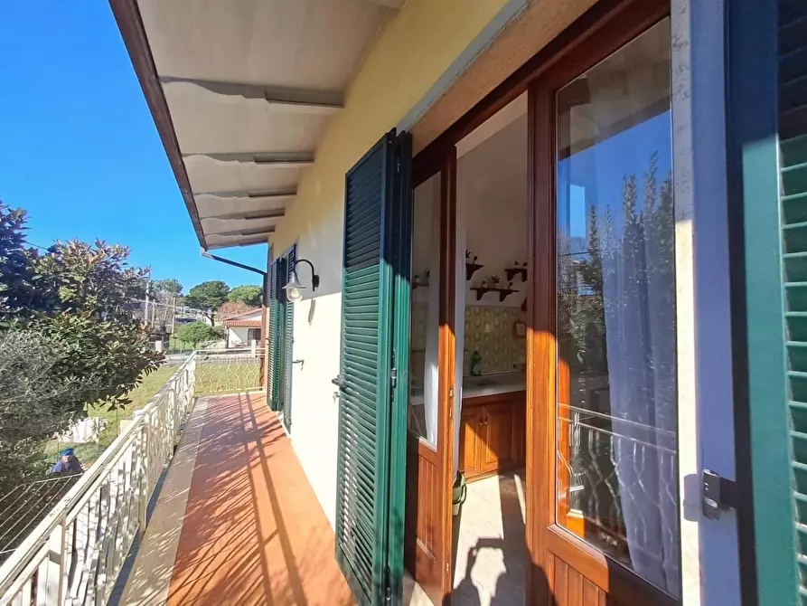 Immagine 9 di Appartamento in vendita  a Massa