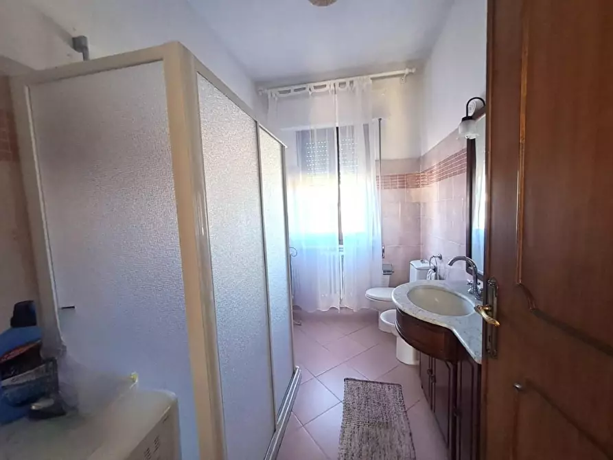 Immagine 21 di Appartamento in vendita  a Massa