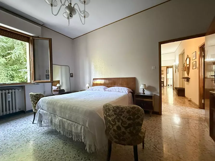 Immagine 13 di Appartamento in vendita  a Siena