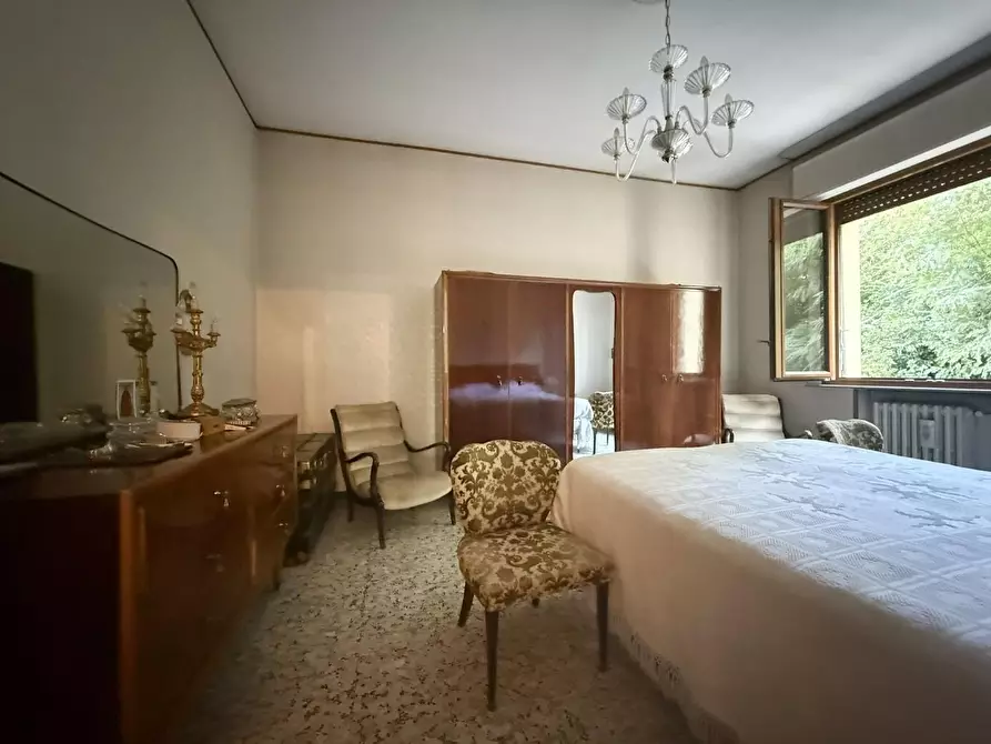 Immagine 12 di Appartamento in vendita  a Siena