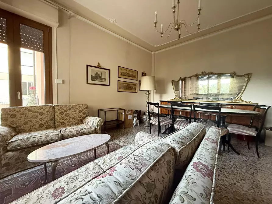 Immagine 1 di Appartamento in vendita  a Siena