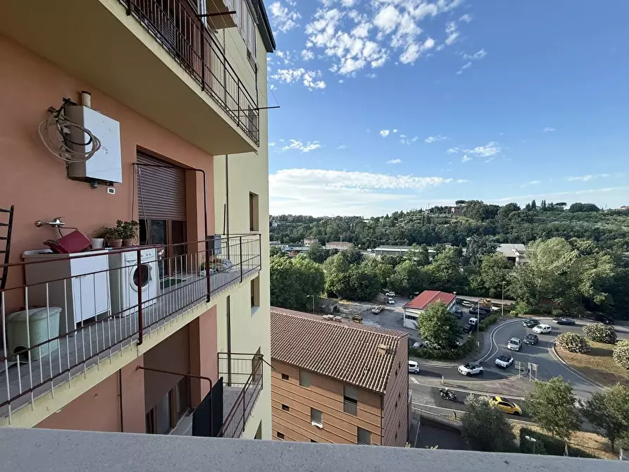 Immagine 3 di Appartamento in vendita  a Siena