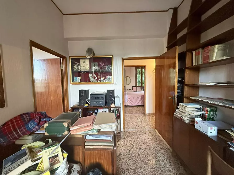 Immagine 15 di Appartamento in vendita  a Siena