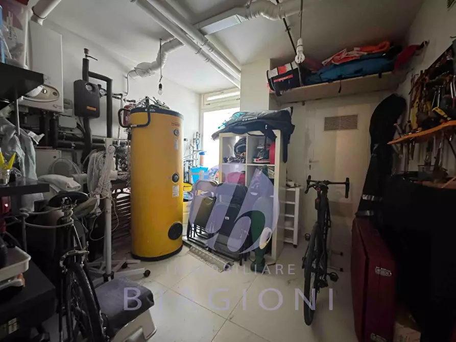 Immagine 19 di Villa in vendita  a Pietrasanta