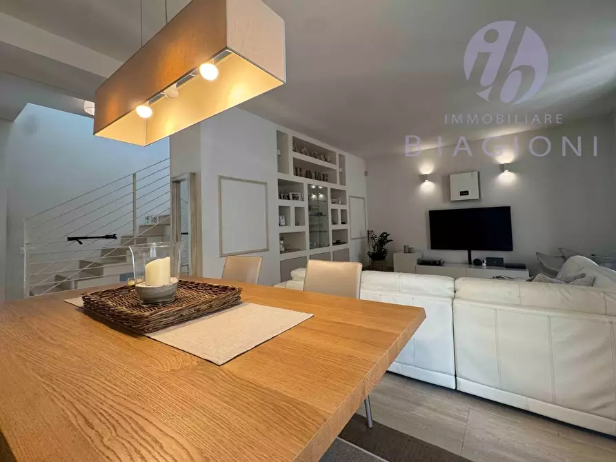 Immagine 8 di Villa in vendita  a Pietrasanta