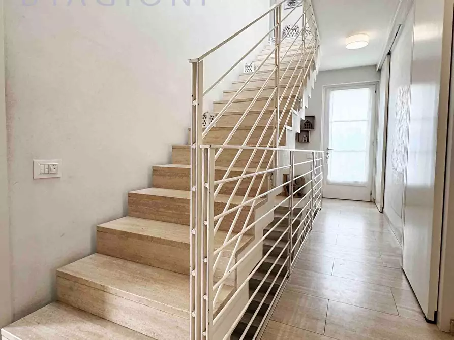 Immagine 14 di Villa in vendita  a Pietrasanta