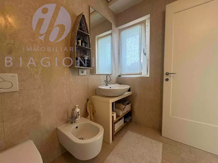 Immagine 29 di Villa in vendita  a Pietrasanta