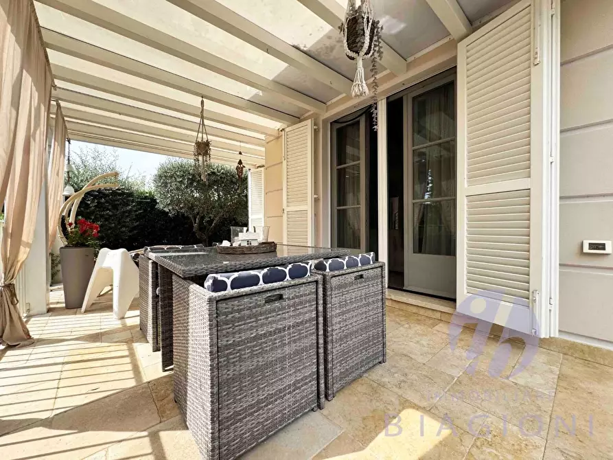 Immagine 6 di Villa in vendita  a Pietrasanta