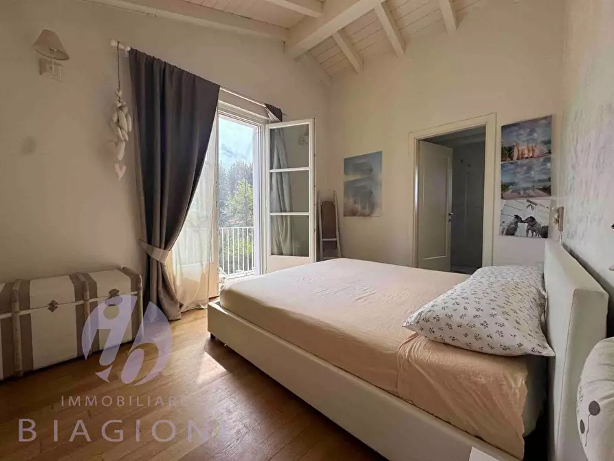 Immagine 21 di Villa in vendita  a Pietrasanta