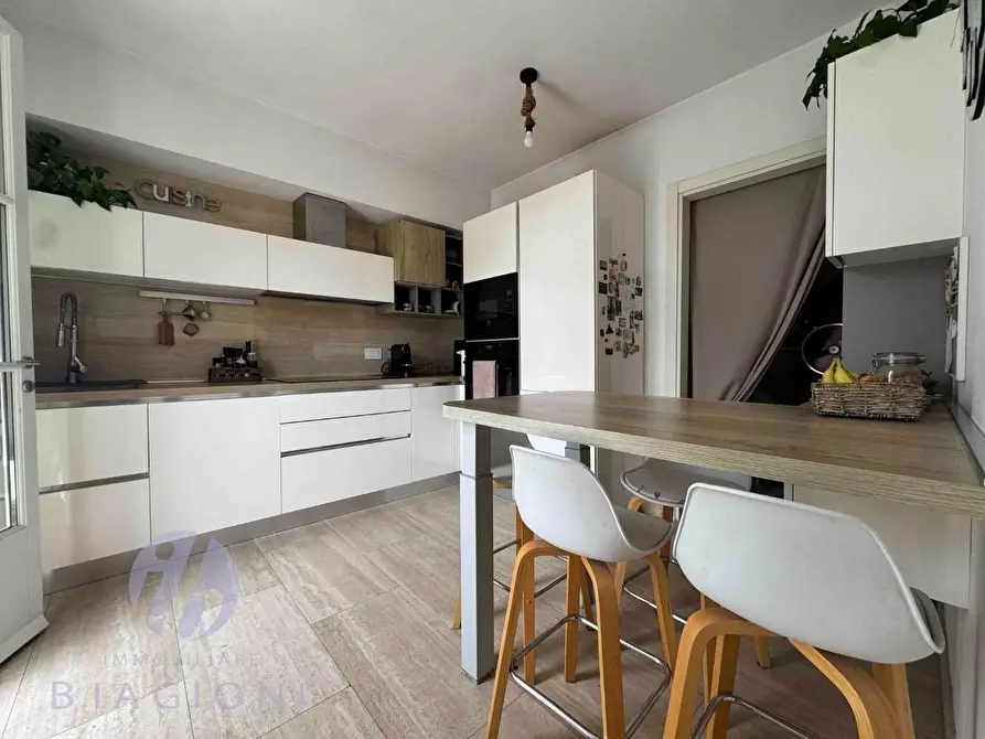 Immagine 11 di Villa in vendita  a Pietrasanta