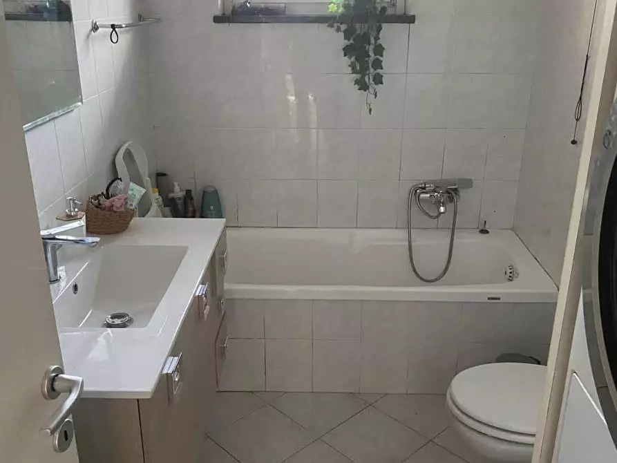 Immagine 8 di Appartamento in vendita  a Massa