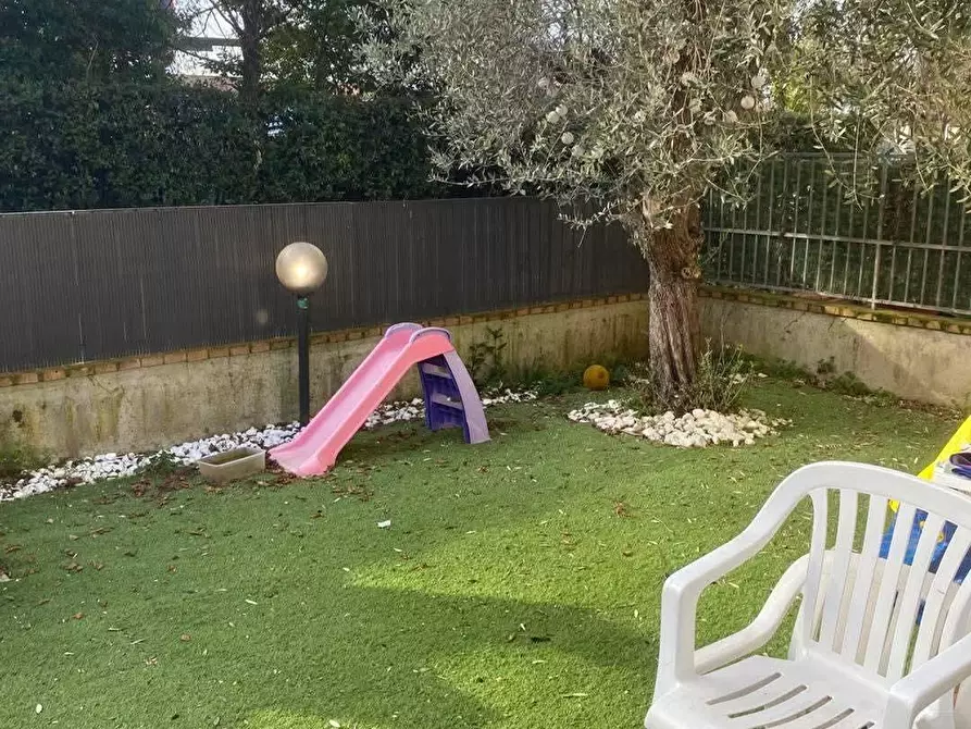 Immagine 11 di Appartamento in vendita  a Massa