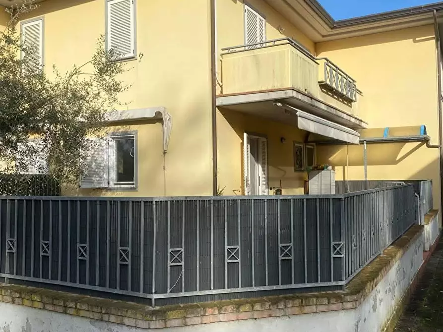 Immagine 13 di Appartamento in vendita  a Massa