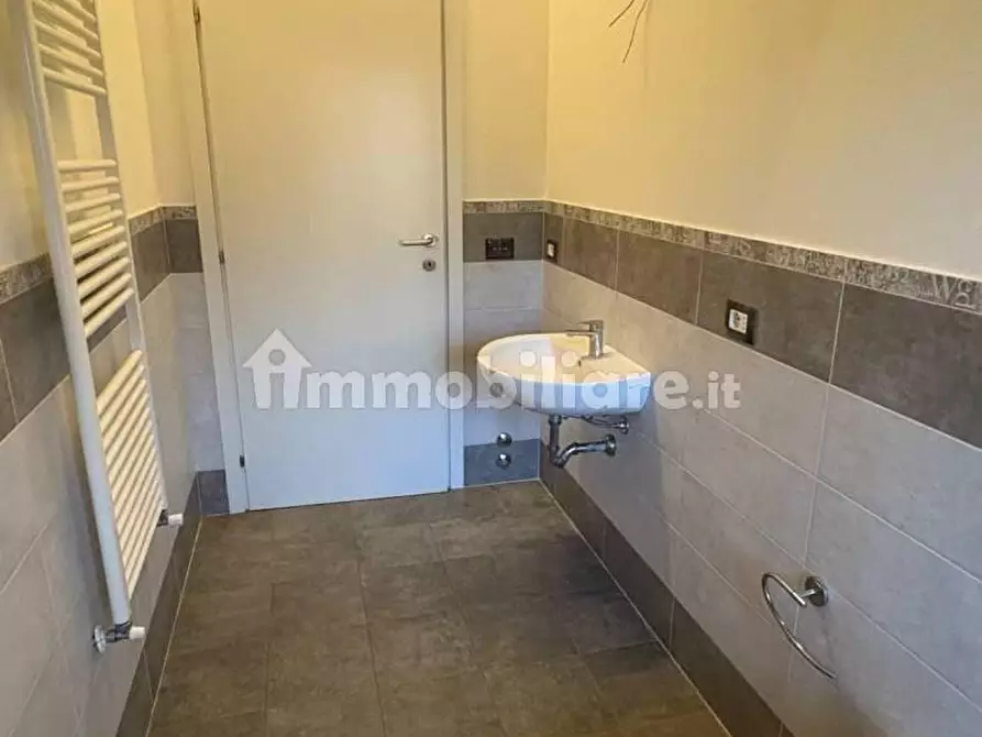 Immagine 3 di Villetta a schiera in vendita  a Cascina