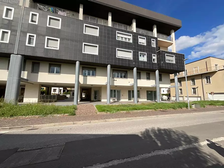 Immagine 53 di Appartamento in vendita  a Pontedera