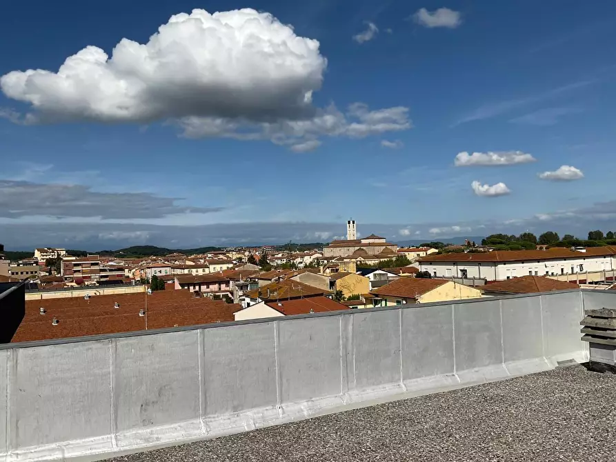 Immagine 40 di Appartamento in vendita  a Pontedera