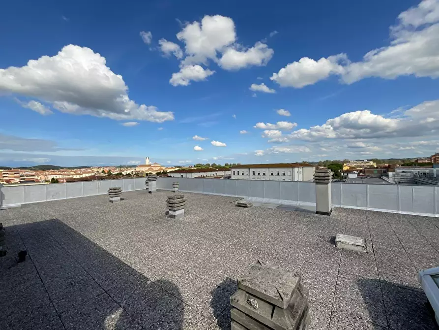 Immagine 32 di Appartamento in vendita  a Pontedera