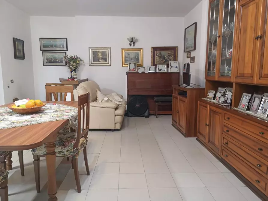 Immagine 9 di Appartamento in vendita  a Massa