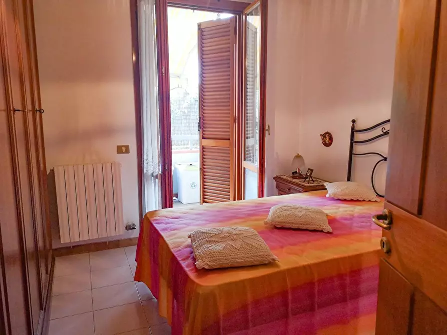 Immagine 17 di Appartamento in vendita  a Massa