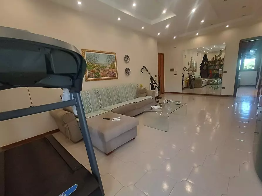 Immagine 11 di Appartamento in vendita  a Taranto