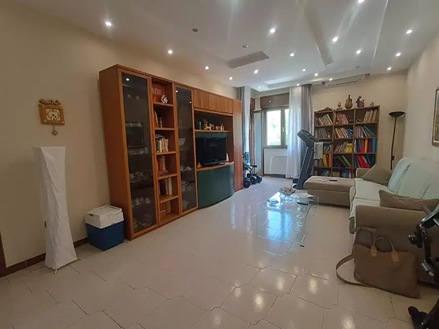 Immagine 9 di Appartamento in vendita  a Taranto