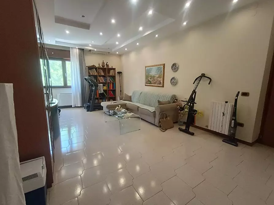 Immagine 10 di Appartamento in vendita  a Taranto