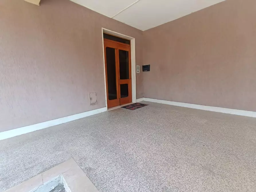 Immagine 5 di Appartamento in vendita  a Taranto