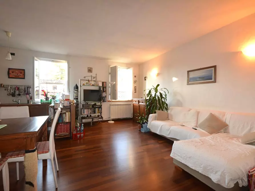 Immagine 6 di Appartamento in vendita  a Lucca