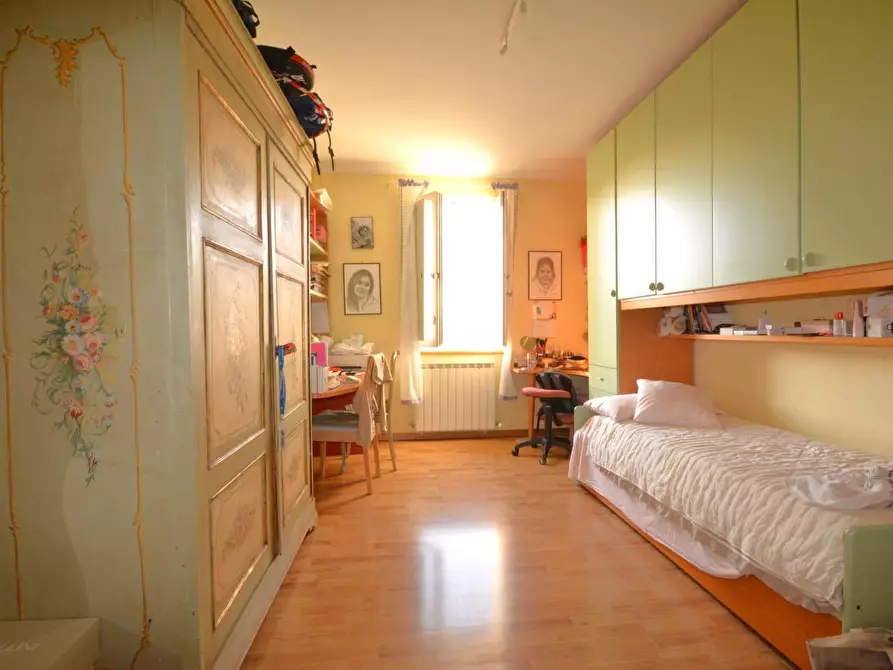 Immagine 17 di Appartamento in vendita  a Lucca