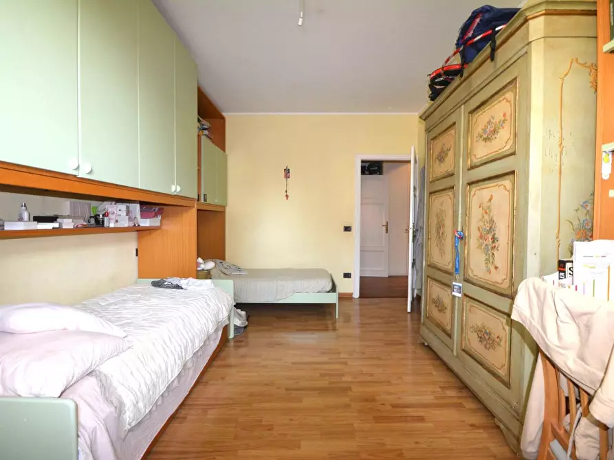 Immagine 18 di Appartamento in vendita  a Lucca