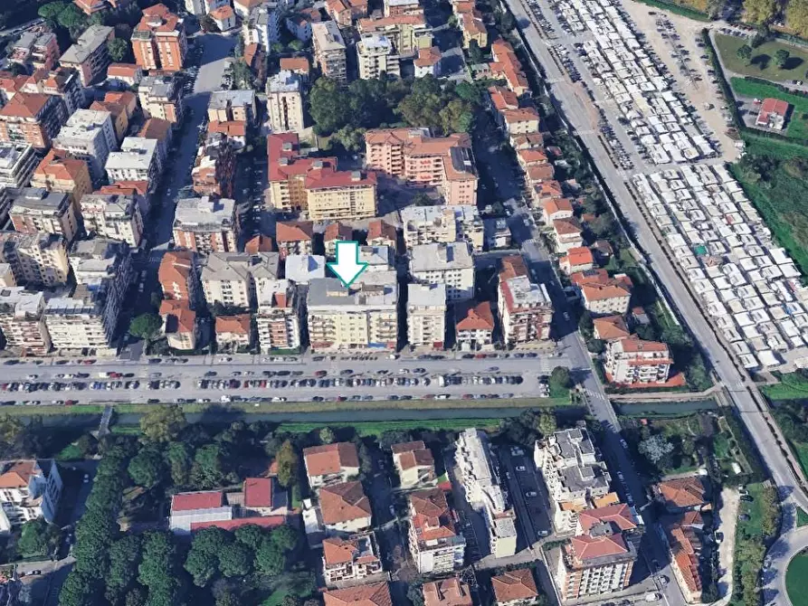 Immagine 2 di Appartamento in vendita  a Pisa