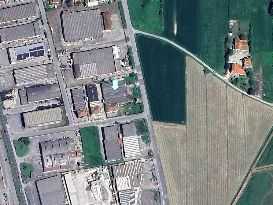 Immagine 2 di Laboratorio in vendita  a Bientina