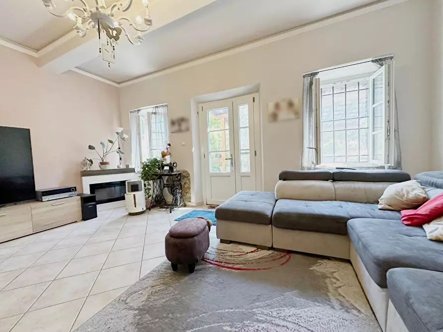 Immagine 3 di Rustico / casale in vendita  a Capannori