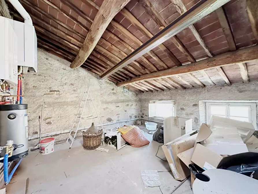 Immagine 35 di Rustico / casale in vendita  a Capannori