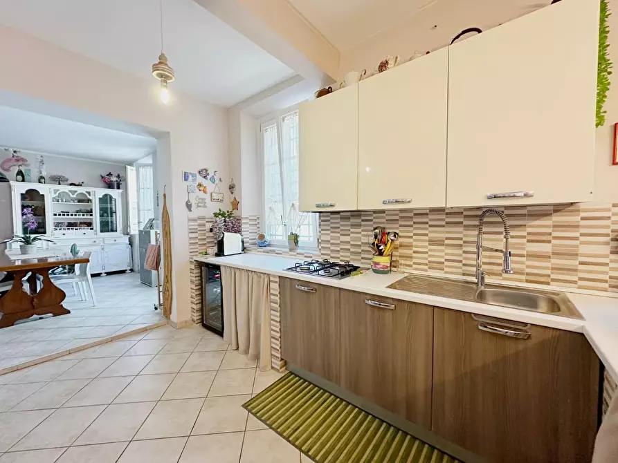 Immagine 13 di Rustico / casale in vendita  a Capannori