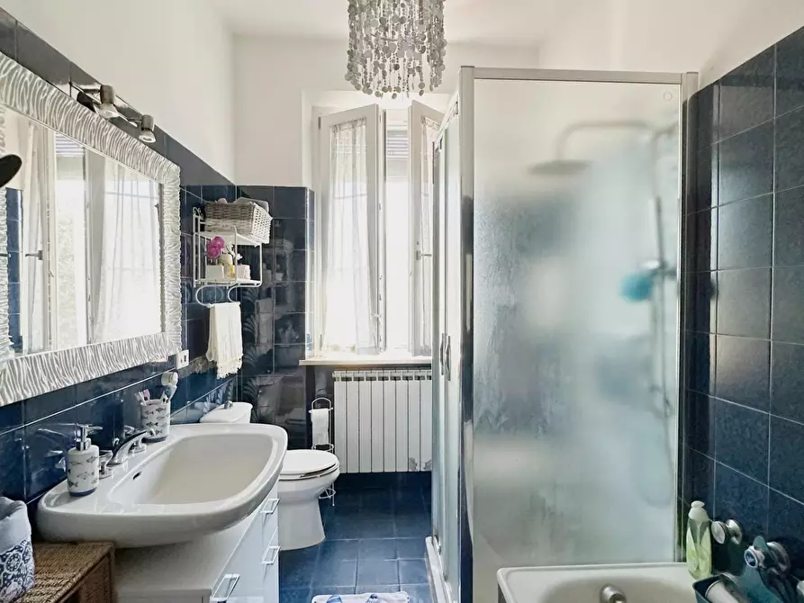 Immagine 24 di Rustico / casale in vendita  a Capannori