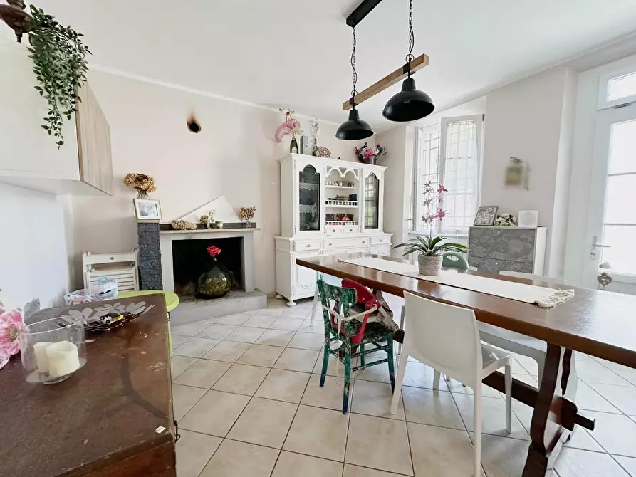 Immagine 7 di Rustico / casale in vendita  a Capannori