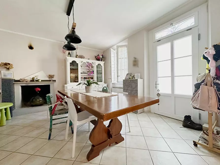 Immagine 6 di Rustico / casale in vendita  a Capannori