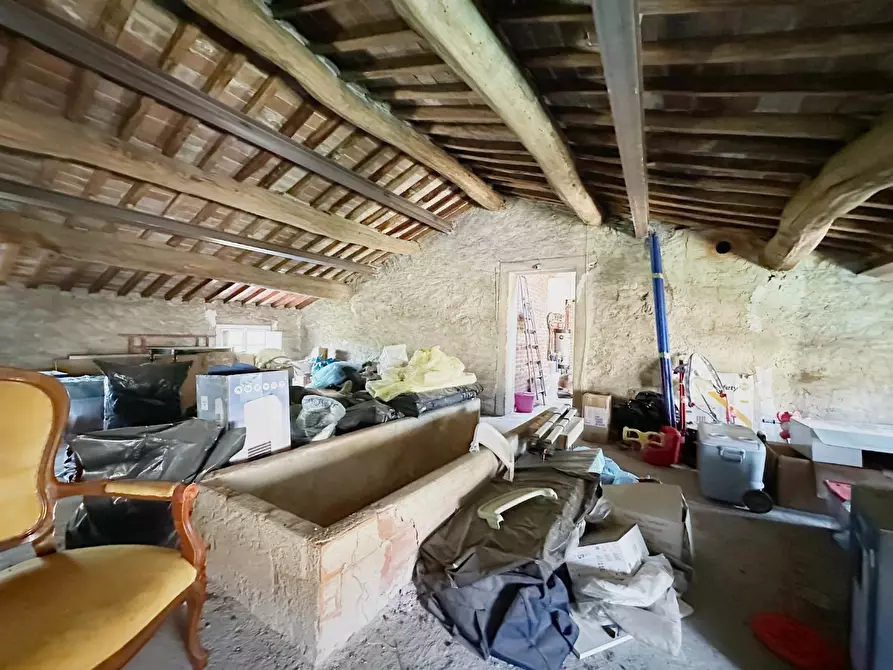 Immagine 37 di Rustico / casale in vendita  a Capannori