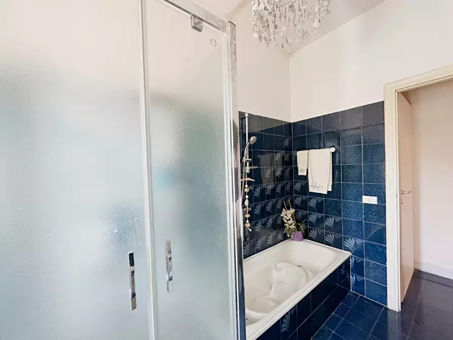 Immagine 25 di Rustico / casale in vendita  a Capannori