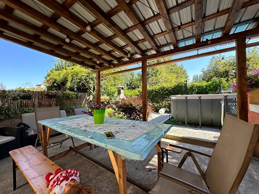 Immagine 42 di Rustico / casale in vendita  a Capannori