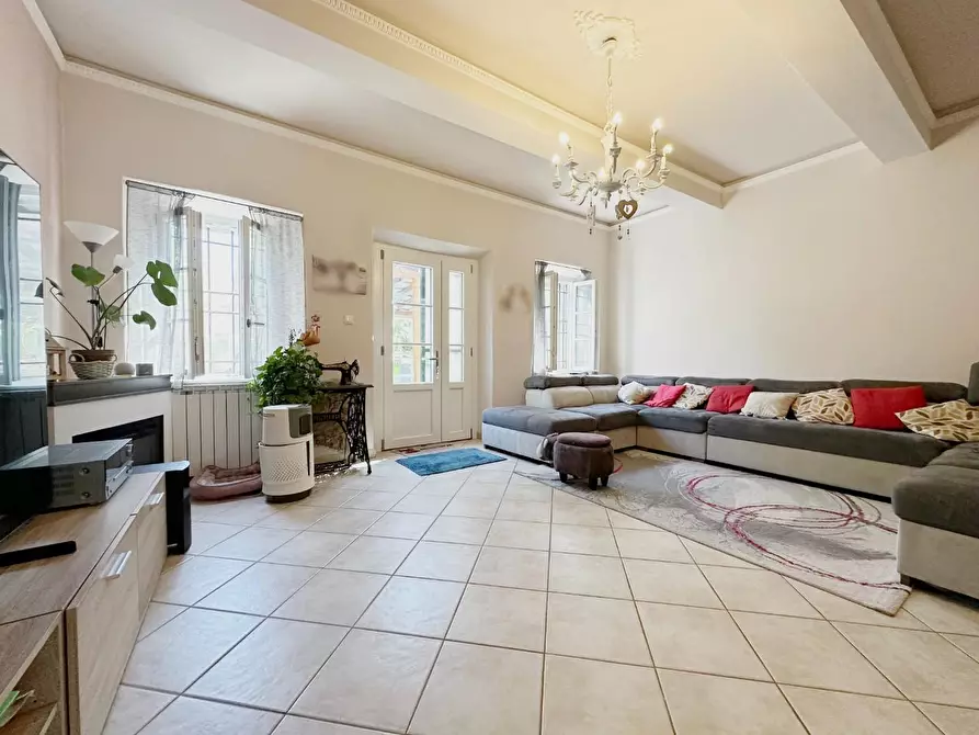 Immagine 1 di Rustico / casale in vendita  a Capannori