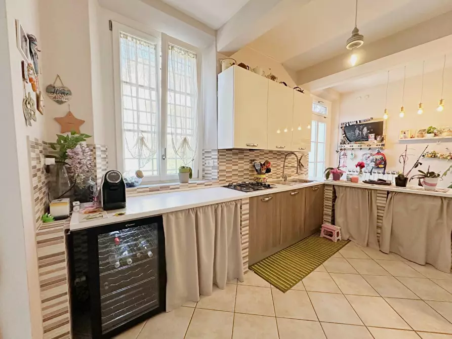 Immagine 11 di Rustico / casale in vendita  a Capannori